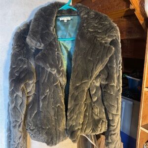 Super fun and trendy! Sexy jacket!